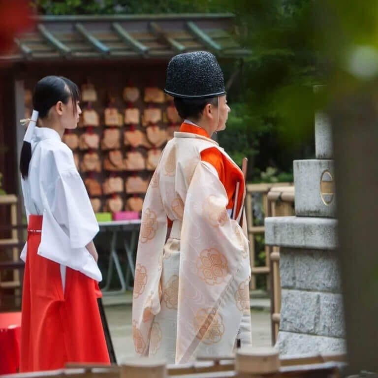 Las Miko: Guardianas del equilibrio espiritual en Japón